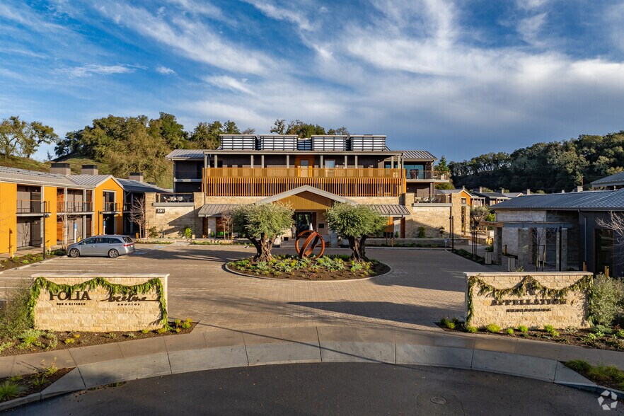 101 Dovetail Ln, Healdsburg, CA à louer - Photo de l’immeuble – Image 2 sur 5