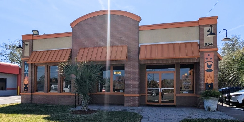 954 E Altamonte Dr, Altamonte Springs, FL à louer Photo de l’immeuble– Image 1 sur 9