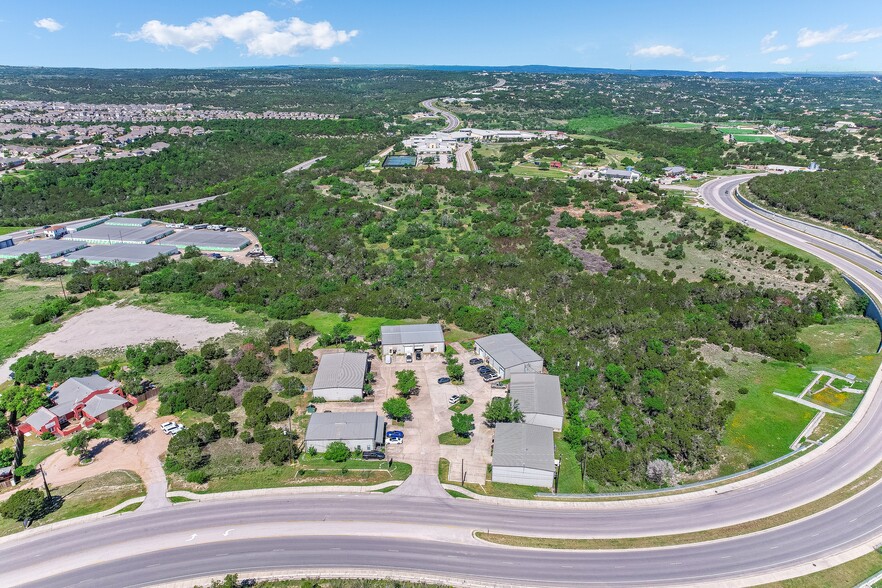 5004 Bee Creek Rd, Spicewood, TX à louer - Photo de l’immeuble – Image 2 sur 12