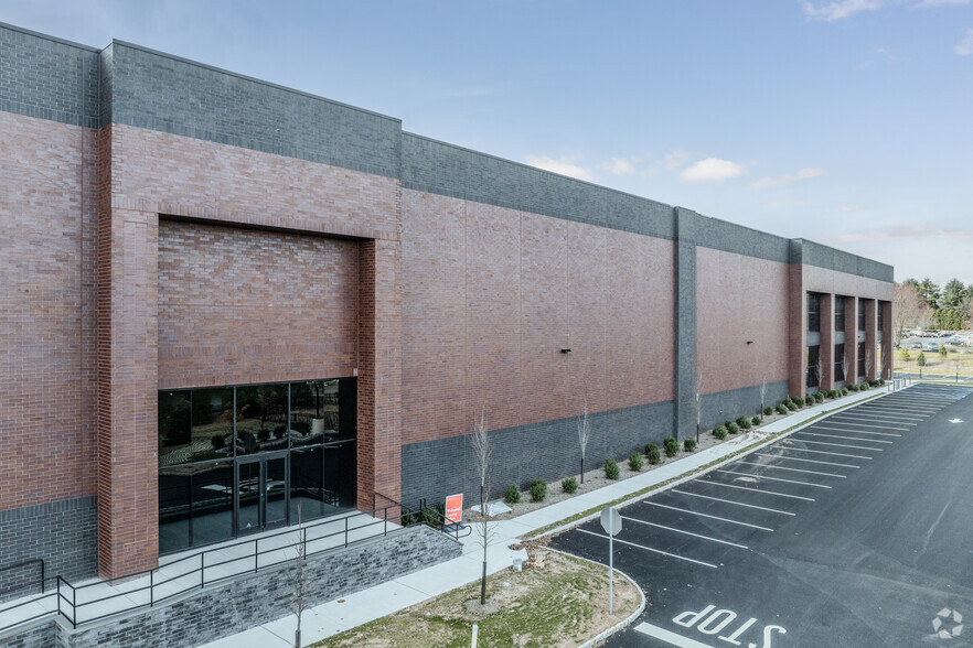 1000 MacArthur Blvd, Mahwah, NJ à louer - Photo de l’immeuble – Image 3 sur 5
