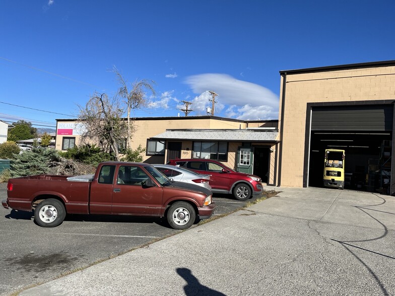 3915 Fairview Dr, Carson City, NV à louer - Photo de l’immeuble – Image 3 sur 6