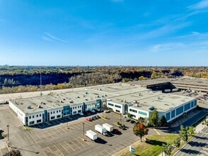 8740-8878 Blvd Pie-IX, Montréal, QC - Vue aérienne  vue de carte - Image1