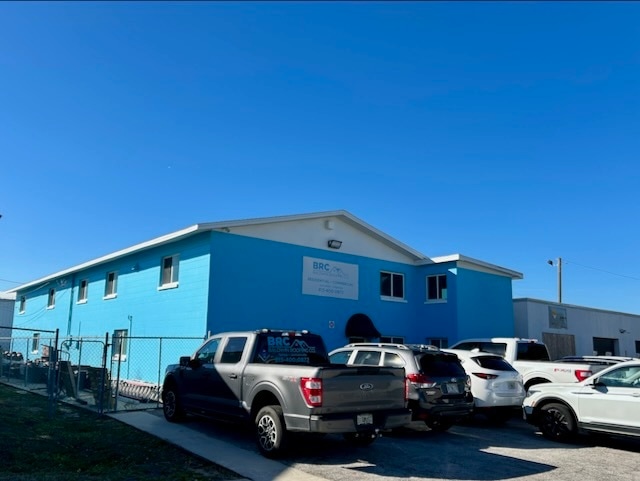3520 66th Ave N, Pinellas Park, FL à louer Photo de l’immeuble– Image 1 sur 7