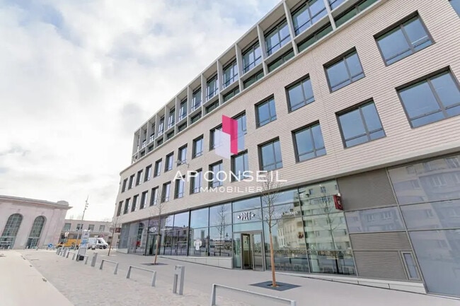 Plus de détails pour Local commercial à louer