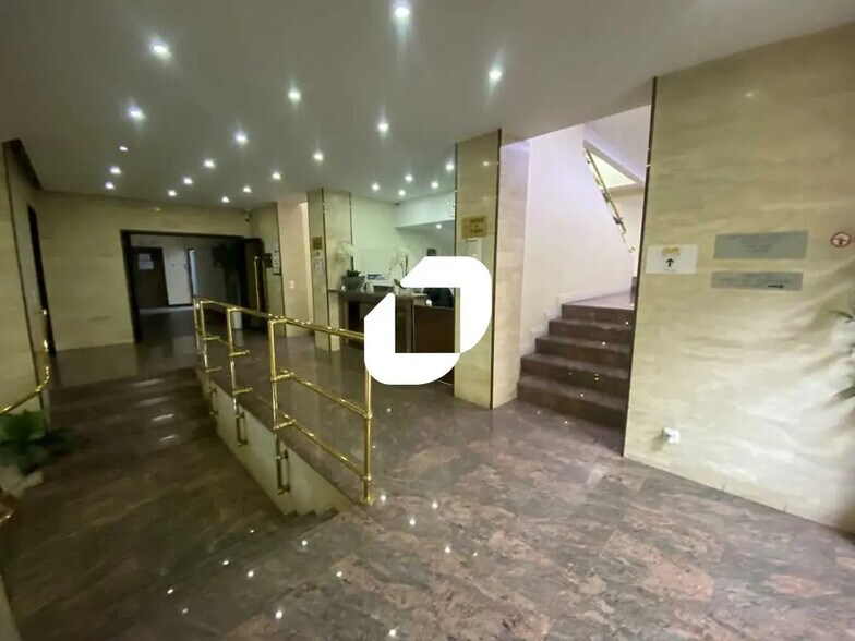 Bureau dans Goussainville à louer - Photo de l’immeuble – Image 2 sur 7