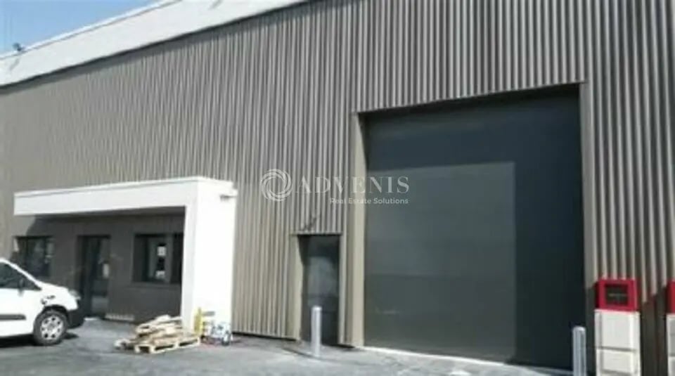 Local d’activités dans Le Mans à louer - Photo de l’immeuble – Image 3 sur 3