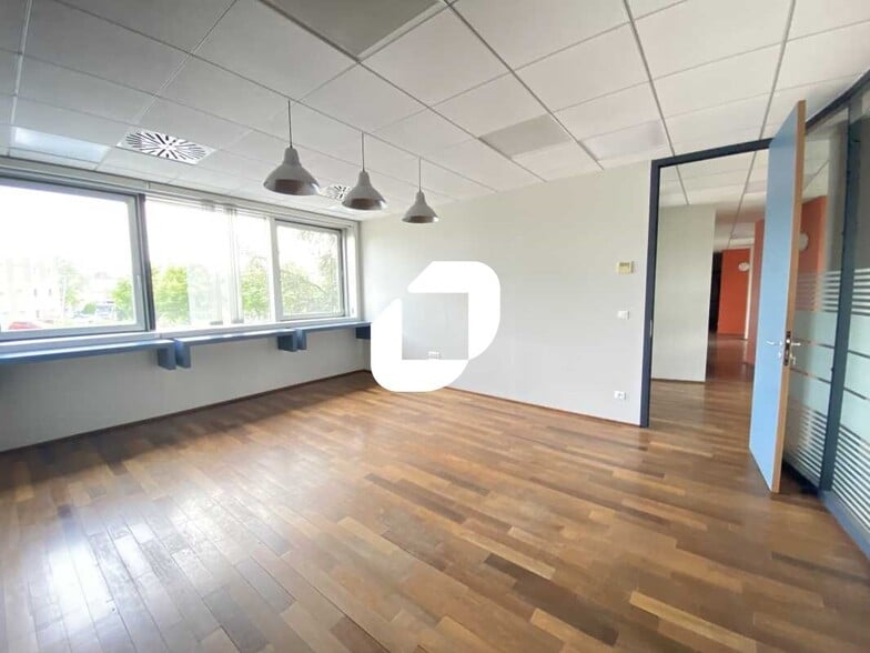 Bureau dans Écully à louer - Photo de l’immeuble – Image 3 sur 34