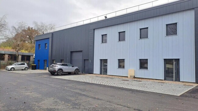 Plus de détails pour Local d’activités à vendre