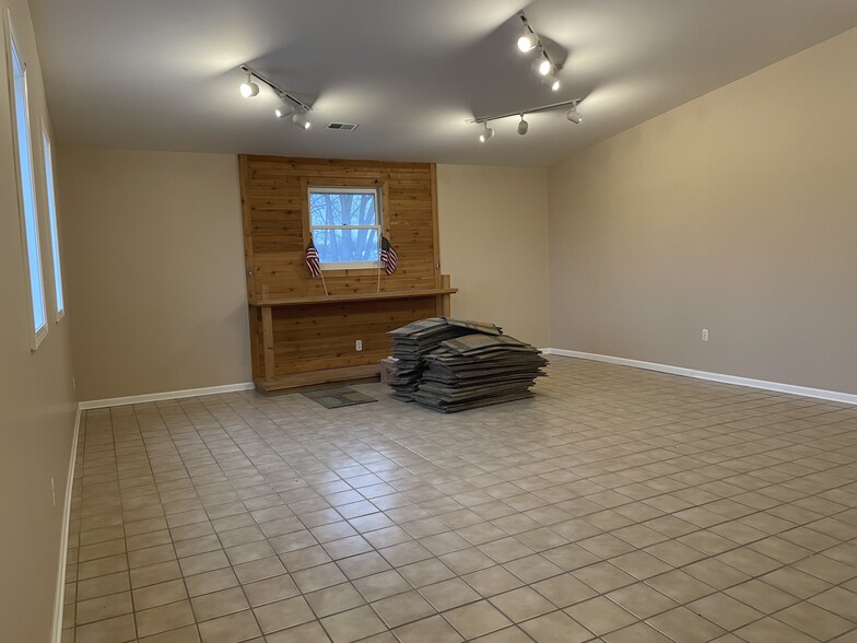 6135 King Rd, Marine City, MI à louer - Photo de l’immeuble – Image 3 sur 15
