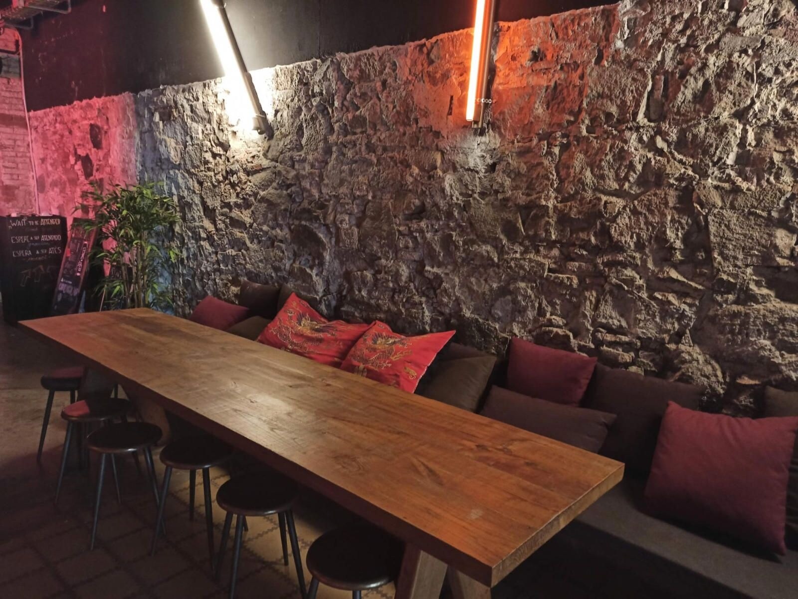 Local commercial dans Barcelone, Barcelona à louer Photo intérieure– Image 1 sur 9