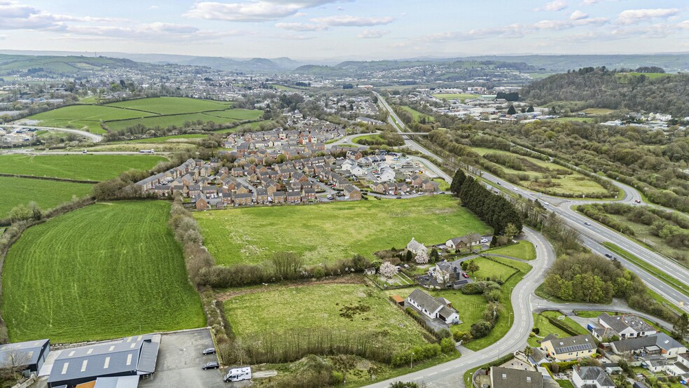 1 Maes Pedr, Carmarthen à vendre - Aérien – Image 2 sur 7
