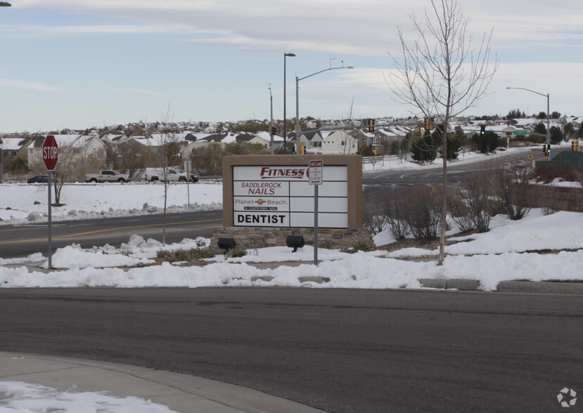 6830 S Liverpool St, Aurora, CO à louer - Photo de l’immeuble – Image 3 sur 8