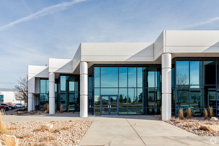 3676 W California Ave, Salt Lake City, UT à louer - Photo de l’immeuble – Image 3 sur 6