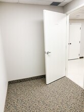 378-380 Talbot St, St Thomas, ON à louer Photo intérieure– Image 1 sur 4