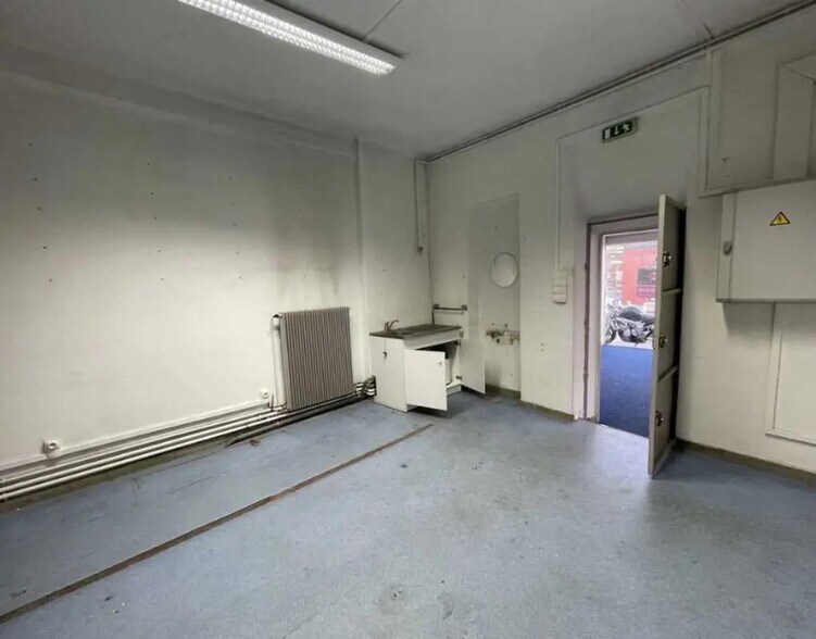 Local commercial dans Rouen à louer - Photo de l’immeuble – Image 3 sur 6