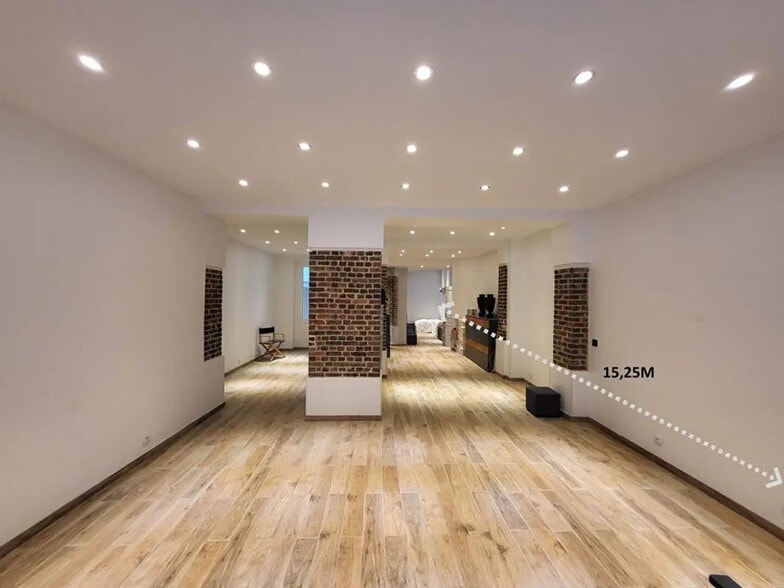 Local commercial dans Paris à vendre - Photo intérieure – Image 1 sur 10