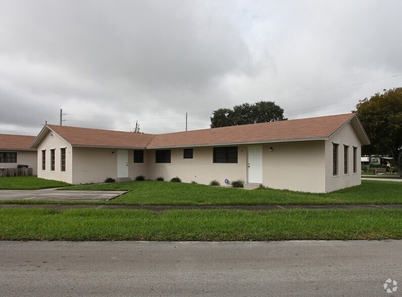 205-207 N 59th Ave, Hollywood, FL à vendre - Photo principale – Image 1 sur 2