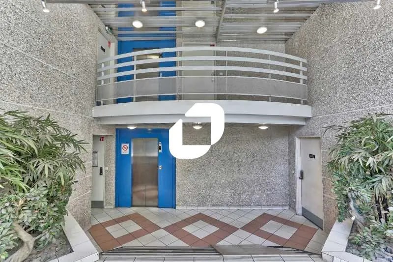 Bureau dans Évry-Courcouronnes à vendre - Hall d’entrée – Image 2 sur 8