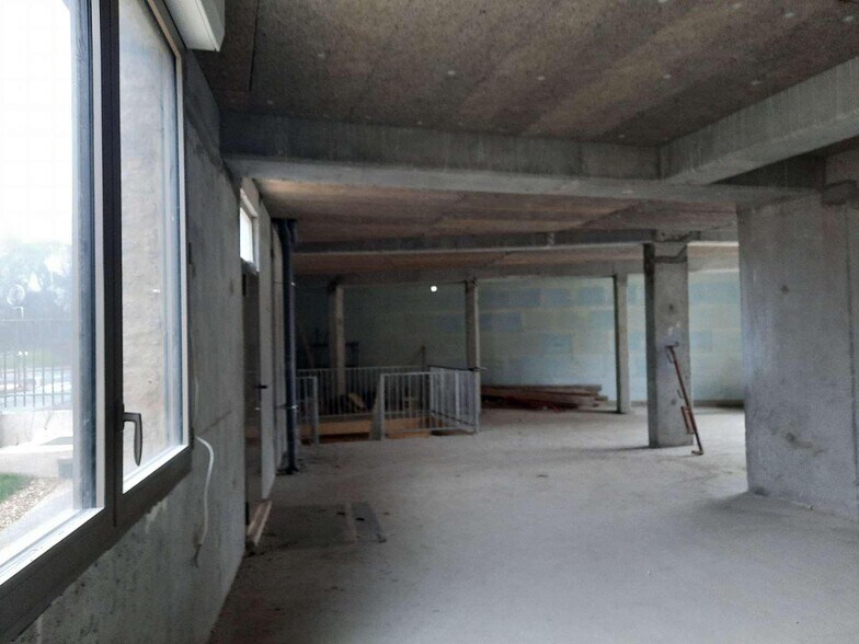 Local commercial dans Sèvres à louer - Photo de l’immeuble – Image 3 sur 5