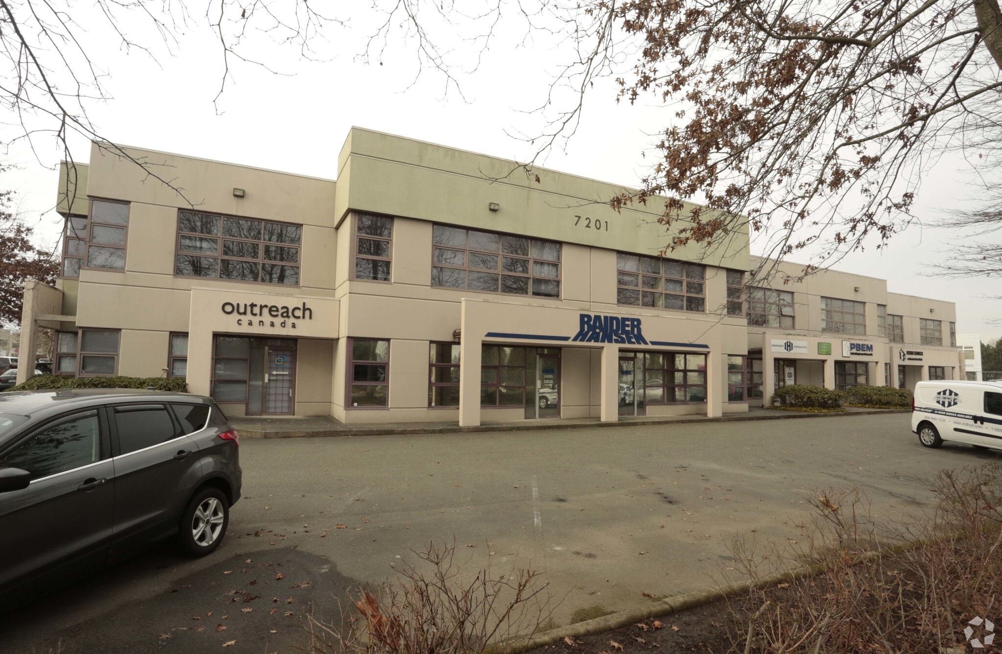 7201 72nd St, Delta, BC à louer Photo principale– Image 1 sur 6