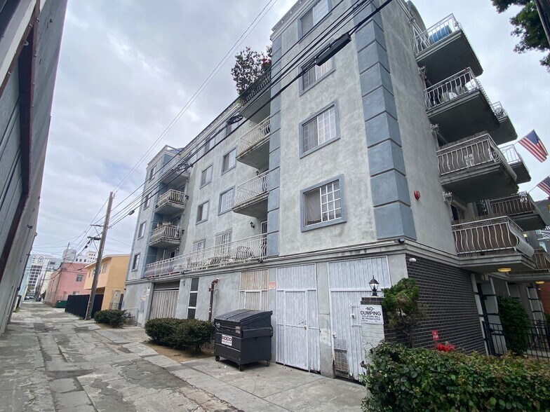 518 E 4th St, Long Beach, CA à vendre - Photo de l’immeuble – Image 3 sur 5