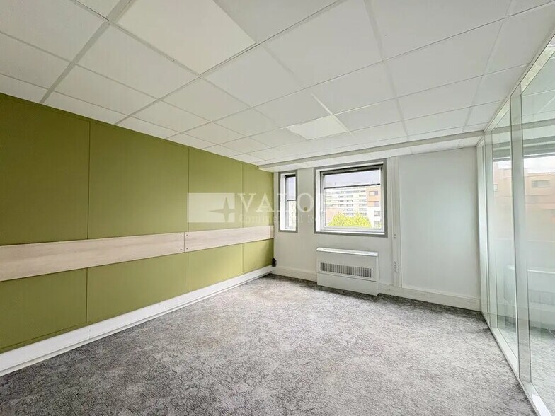 Bureau dans Lyon à louer - Photo de l’immeuble – Image 1 sur 11