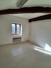 1 Avenue De La République, Houdan à louer Photo de l’immeuble– Image 1 sur 6