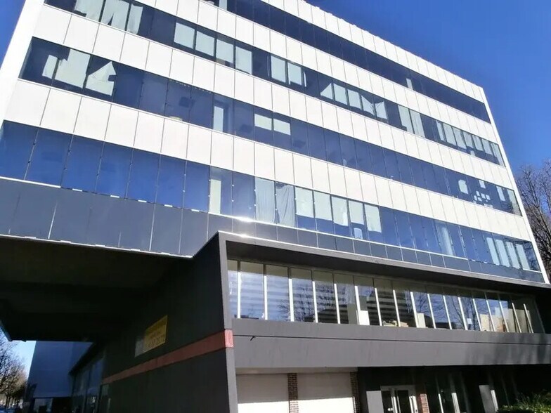 Bureau dans Dijon à louer - Photo de l’immeuble – Image 2 sur 3