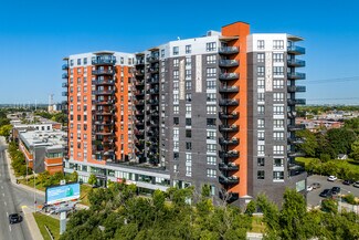 Plus de détails pour 4725-4767 Boul Métropolitain E, Saint-leonard, QC - Local commercial à louer