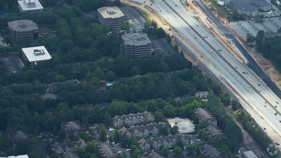 6600 Peachtree Dunwoody Rd NE, Atlanta, GA à louer - Vidéo aérienne – Image 2 sur 56