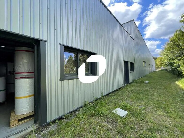 Local d’activités dans Saint-Aubin-de-Médoc à louer - Photo de l’immeuble – Image 2 sur 19