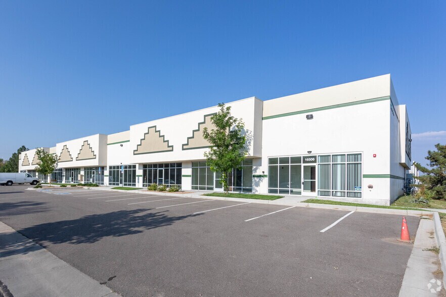 16506-16596 E 2nd Ave, Aurora, CO à louer - Photo principale – Image 1 sur 6
