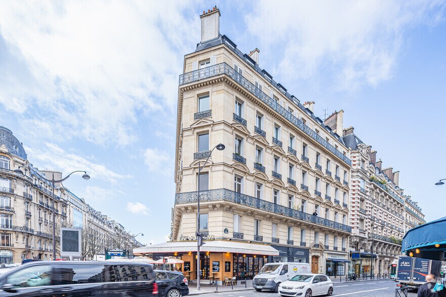 Rue Du Faubourg Saint-Honoré, Paris à vendre - Photo de l’immeuble – Image 2 sur 4