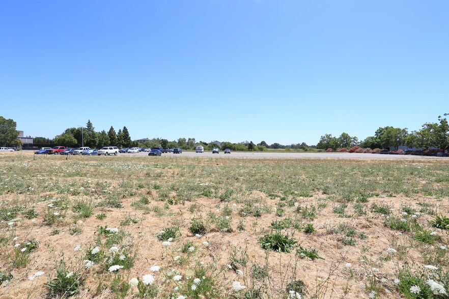 2122 Northpoint Pky, Santa Rosa, CA à vendre - Photo de l’immeuble – Image 3 sur 3