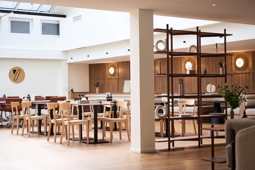 36 Rue De Saint-Pétersbourg, Paris à vendre - Photo de l’immeuble – Image 1 sur 1