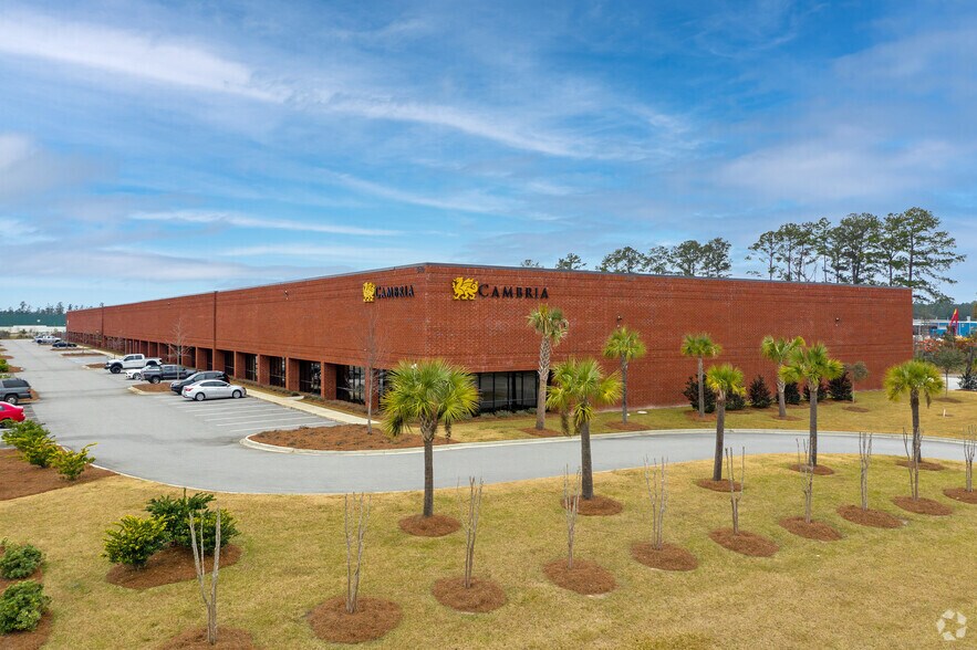 540 Jimmy Deloach Pky, Savannah, GA à louer - Photo principale – Image 1 sur 15