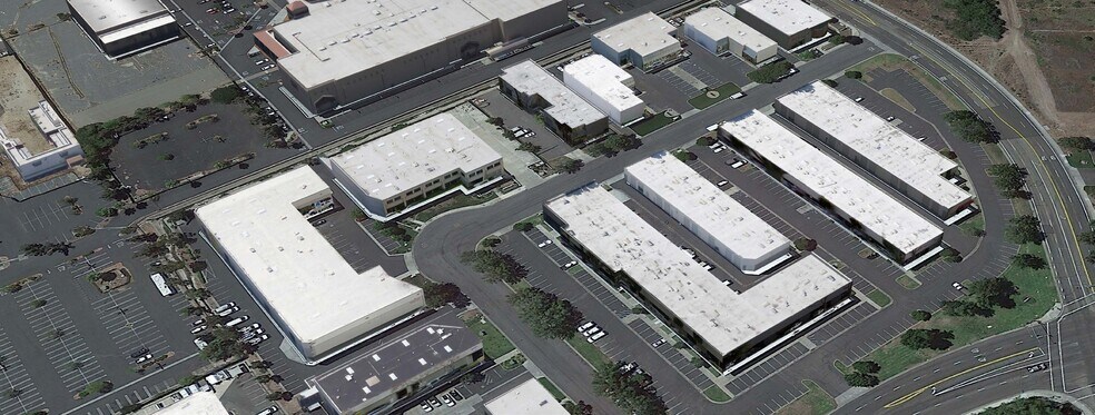 445 Ryan Dr, San Marcos, CA à louer - Photo de l’immeuble – Image 2 sur 4