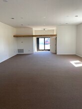 306 Tyler Ave, Newport News, VA à louer Photo de l’immeuble– Image 2 sur 7