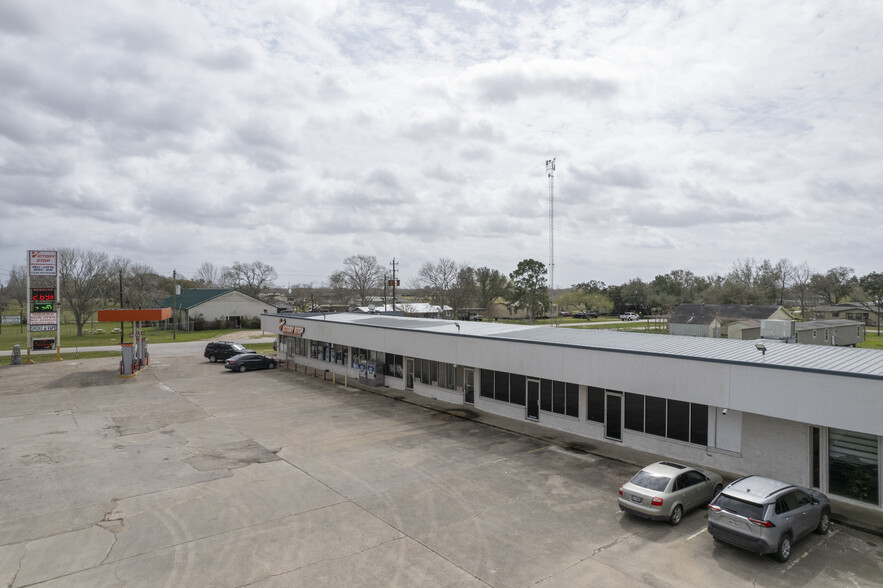 4230 E FM 1462 Rd, Rosharon, TX à louer - Photo de l’immeuble – Image 2 sur 28