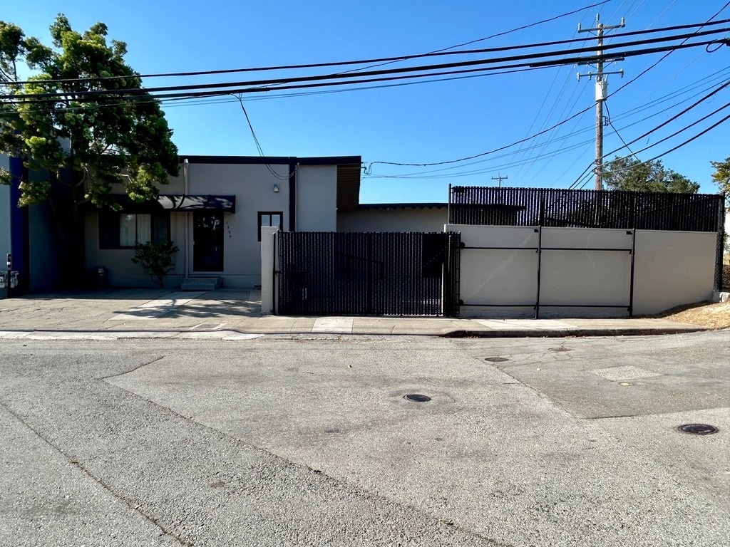 1395 Marsten Rd, Burlingame, CA à louer Photo intérieure– Image 1 sur 20