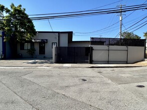 1395 Marsten Rd, Burlingame, CA à louer Photo intérieure– Image 1 sur 20