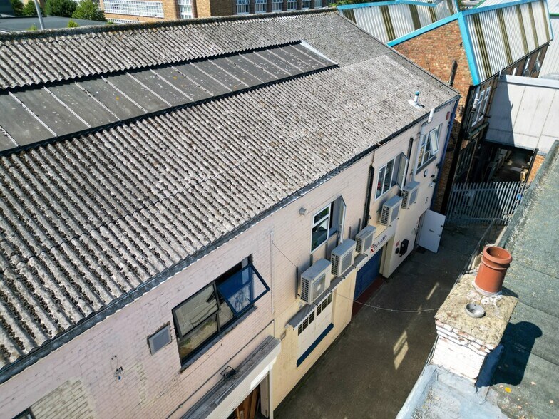 Queensway, Enfield à vendre - Photo de l’immeuble – Image 3 sur 3