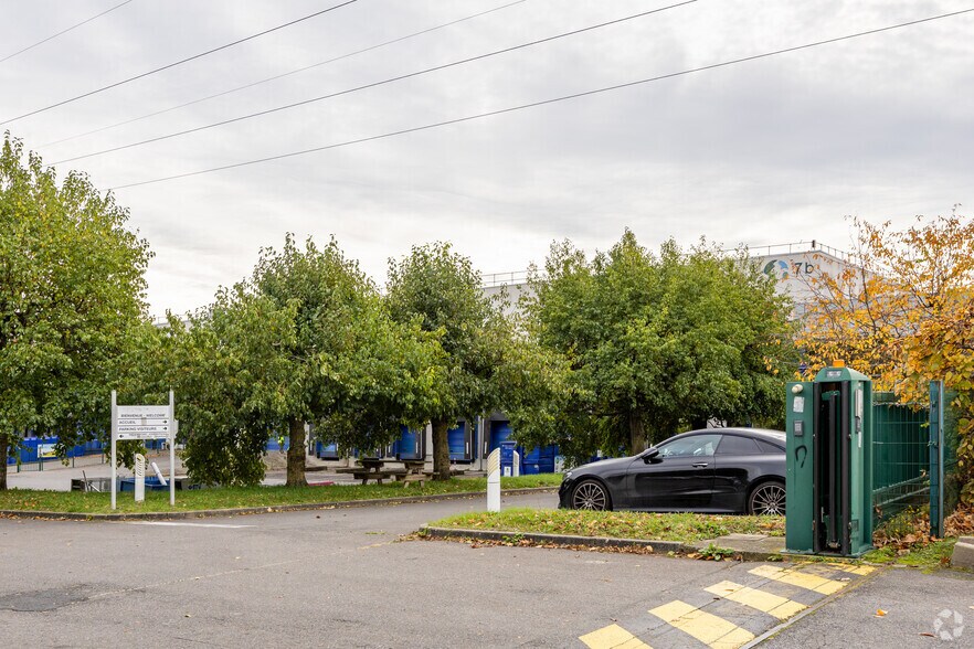 270 Avenue Du Bois De La Pie, Tremblay-en-France à louer - Photo de l’immeuble – Image 2 sur 2