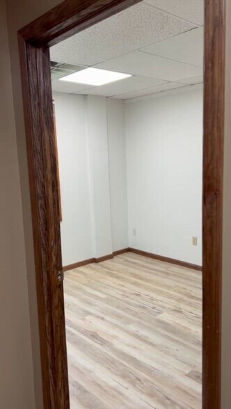 1301 W 1st Ave, Sioux City, IA à louer - Vidéo sur l’annonce professionnelle – Image 3 sur 5