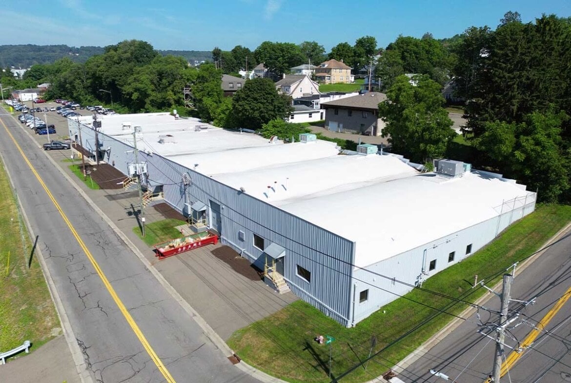 1701L North St, Endicott, NY à louer Photo de l’immeuble– Image 1 sur 3