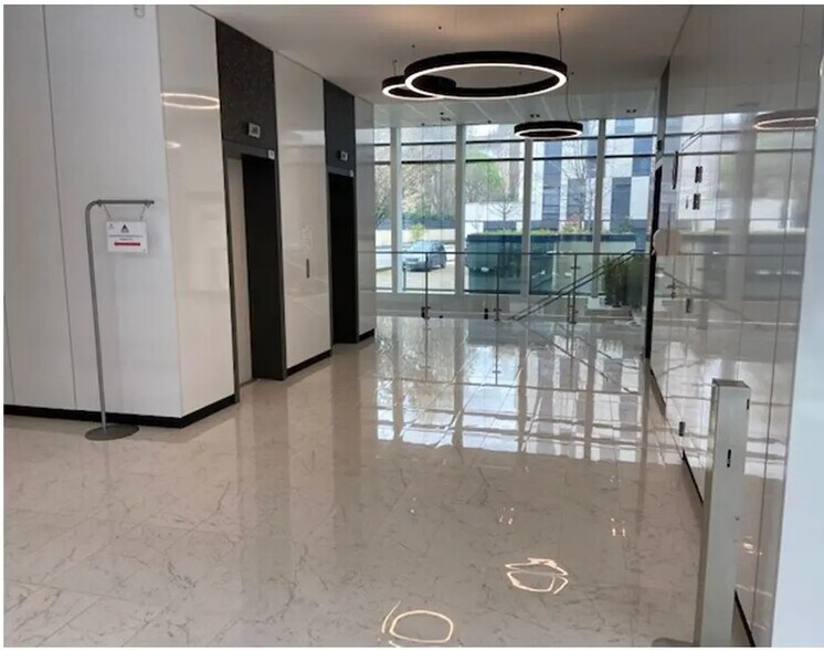 Bureau dans Boulogne-Billancourt à louer - Photo de l’immeuble – Image 1 sur 7