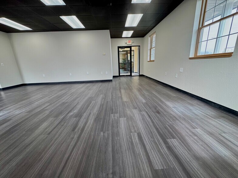 1751 SE 2nd Ave, Grand Rapids, MN à louer - Photo de l’immeuble – Image 3 sur 12