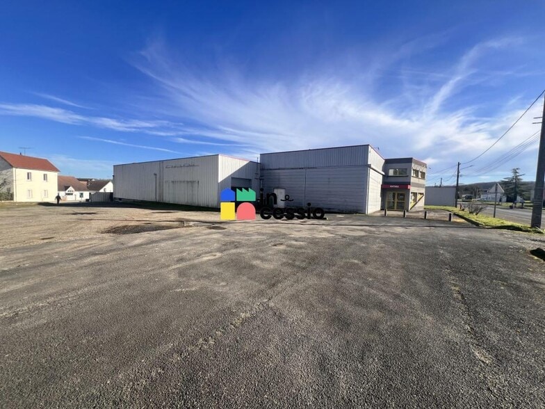 Local d’activités dans Vibraye à louer - Photo de l’immeuble – Image 3 sur 15