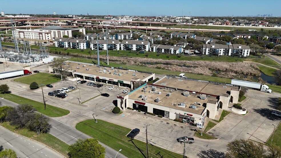 1800 Valley View Ln, Irving, TX à louer - Photo de l’immeuble – Image 3 sur 6