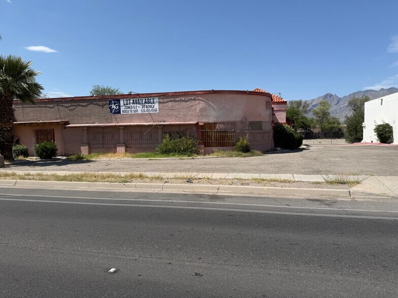 3535 E Fort Lowell Rd, Tucson, AZ à louer - Photo de l’immeuble – Image 2 sur 7